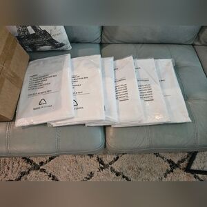 6 Cocktail Tableclothes 70"